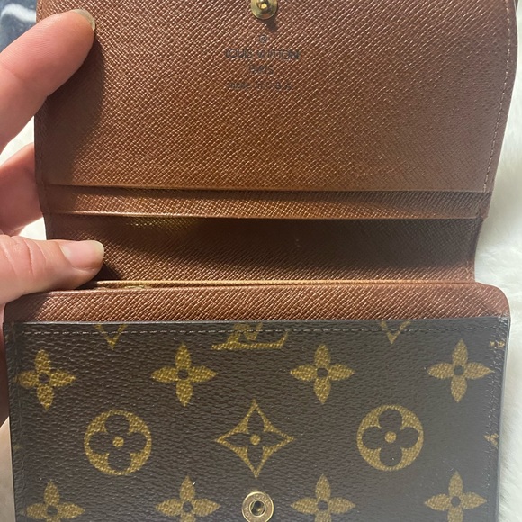 Louis Vuitton Wallet - Picture 2 of 7